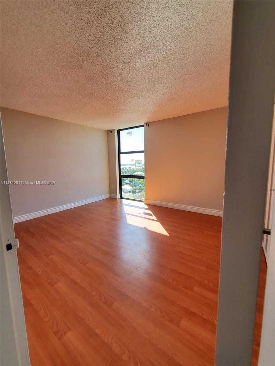 VECINO DEL MAR CONDO - Residential Lease