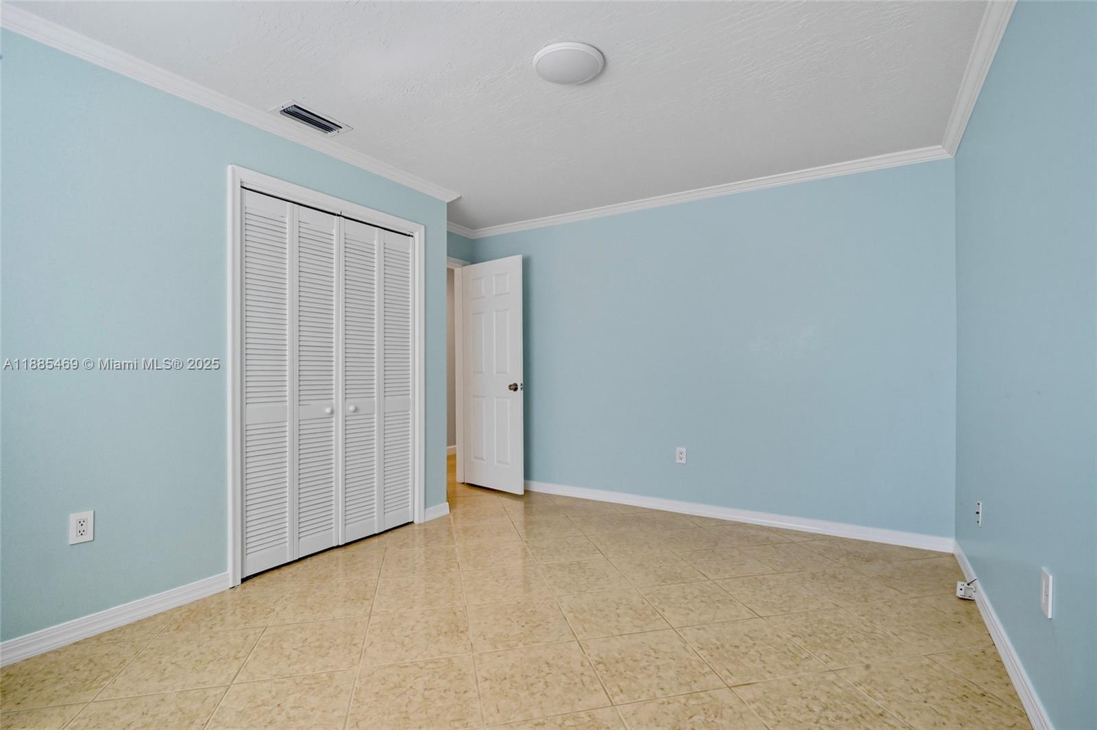 SUNRISE GOLF VILLAGE SEC - Residential