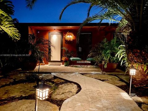 8115 SW 14 Ter Miami FL 33144
