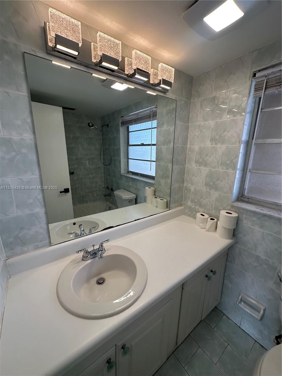 7747 SW 86th St D-409