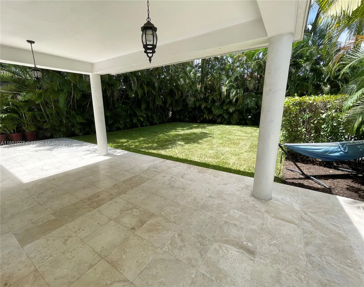 Coral Gables, Florida 33134, United States, 3 Bedrooms Bedrooms, ,3 BathroomsBathrooms,Residential,Pending,183262