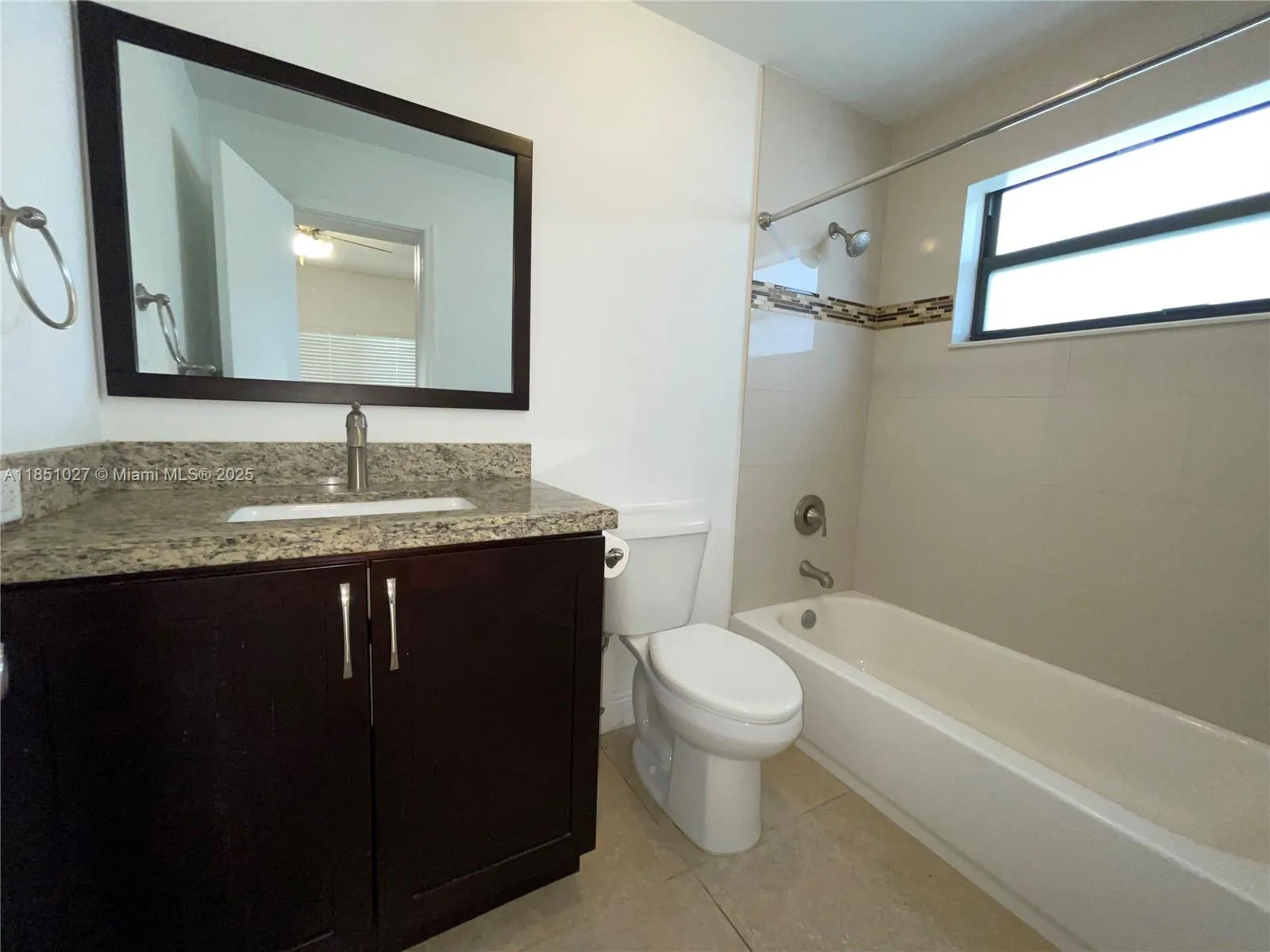 Coral Gables, Florida 33134, United States, 3 Bedrooms Bedrooms, ,3 BathroomsBathrooms,Residential,Pending,183262