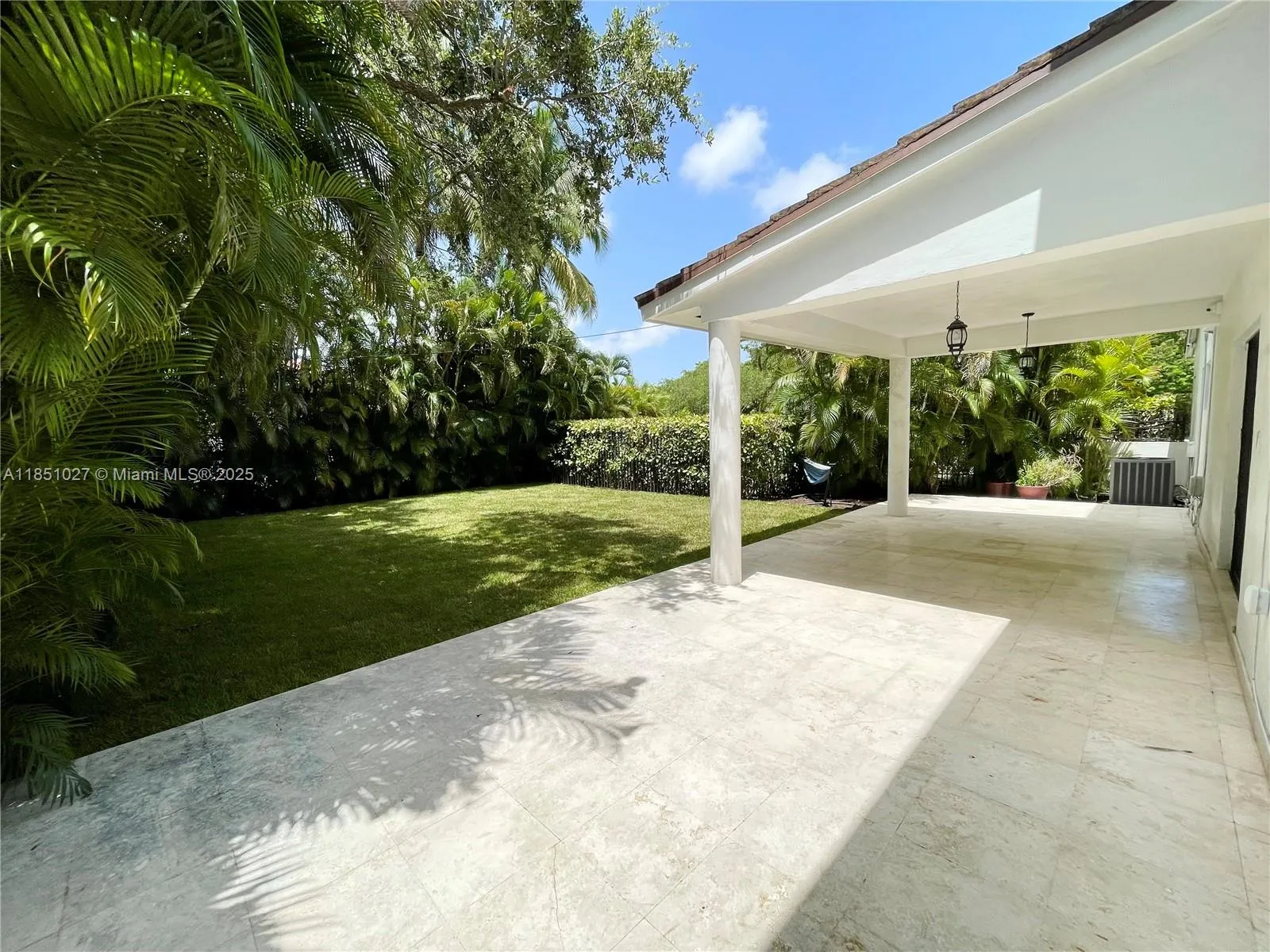 Coral Gables, Florida 33134, United States, 3 Bedrooms Bedrooms, ,3 BathroomsBathrooms,Residential,Pending,183262