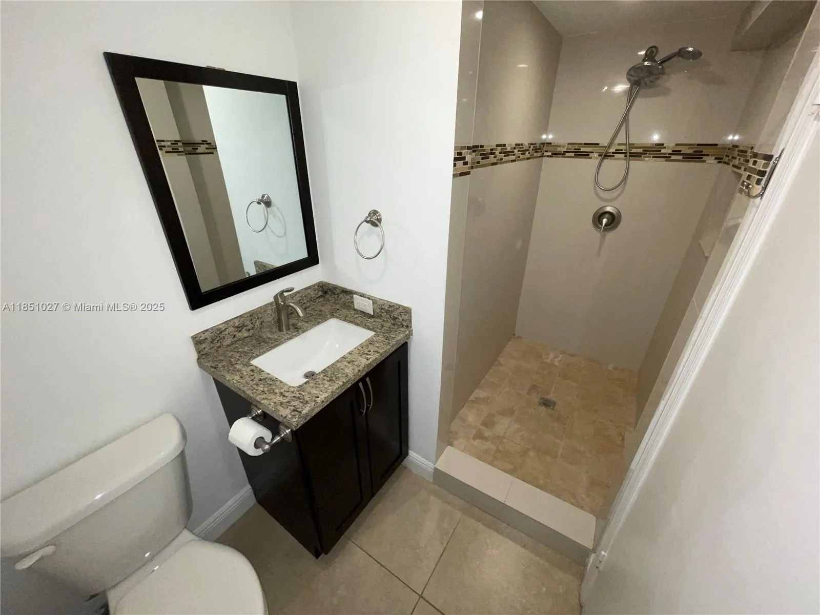 Coral Gables, Florida 33134, United States, 3 Bedrooms Bedrooms, ,3 BathroomsBathrooms,Residential,Pending,183262