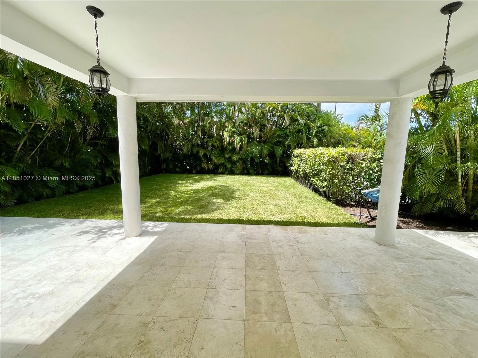 Coral Gables, Florida 33134, United States, 3 Bedrooms Bedrooms, ,3 BathroomsBathrooms,Residential,Pending,183262