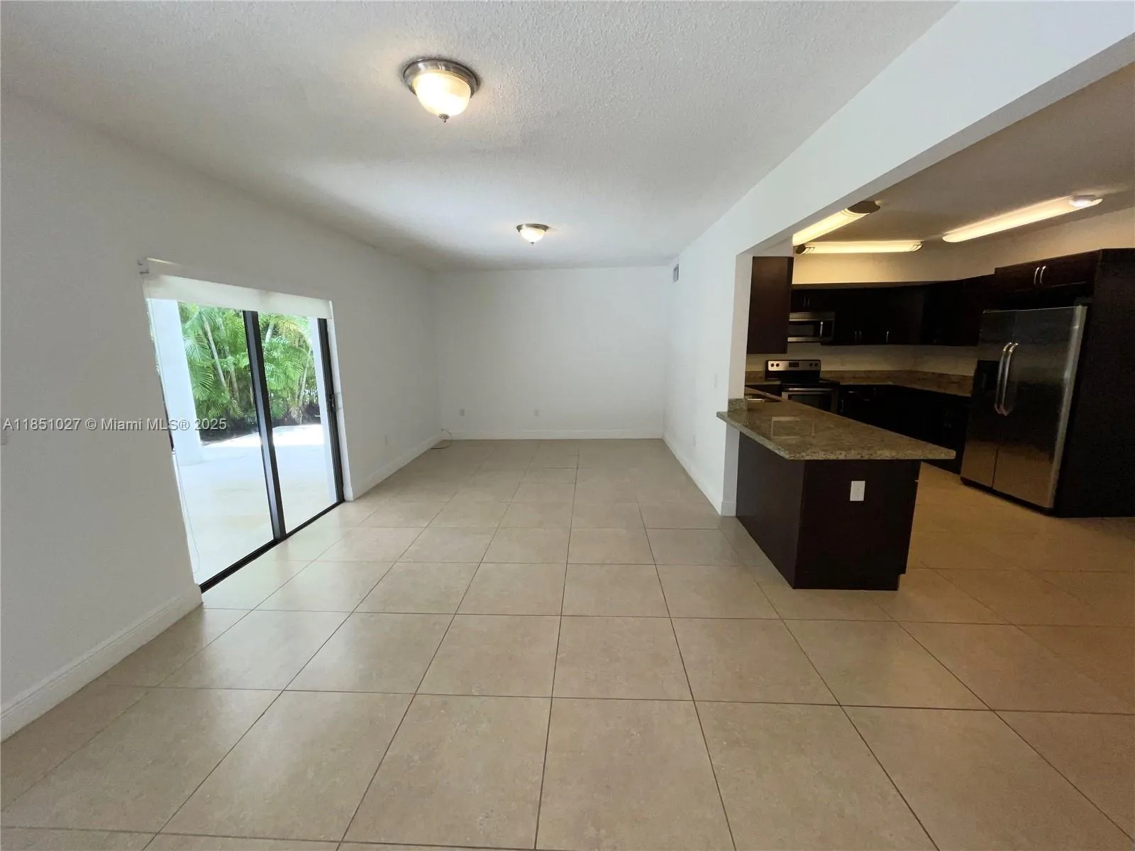 Coral Gables, Florida 33134, United States, 3 Bedrooms Bedrooms, ,3 BathroomsBathrooms,Residential,Pending,183262