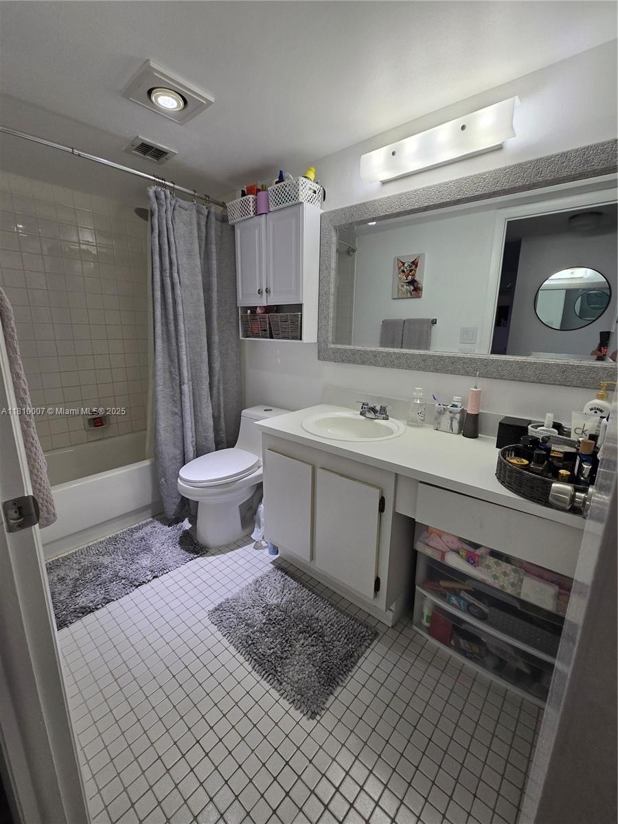 CHANTILLY CONDO - Residential