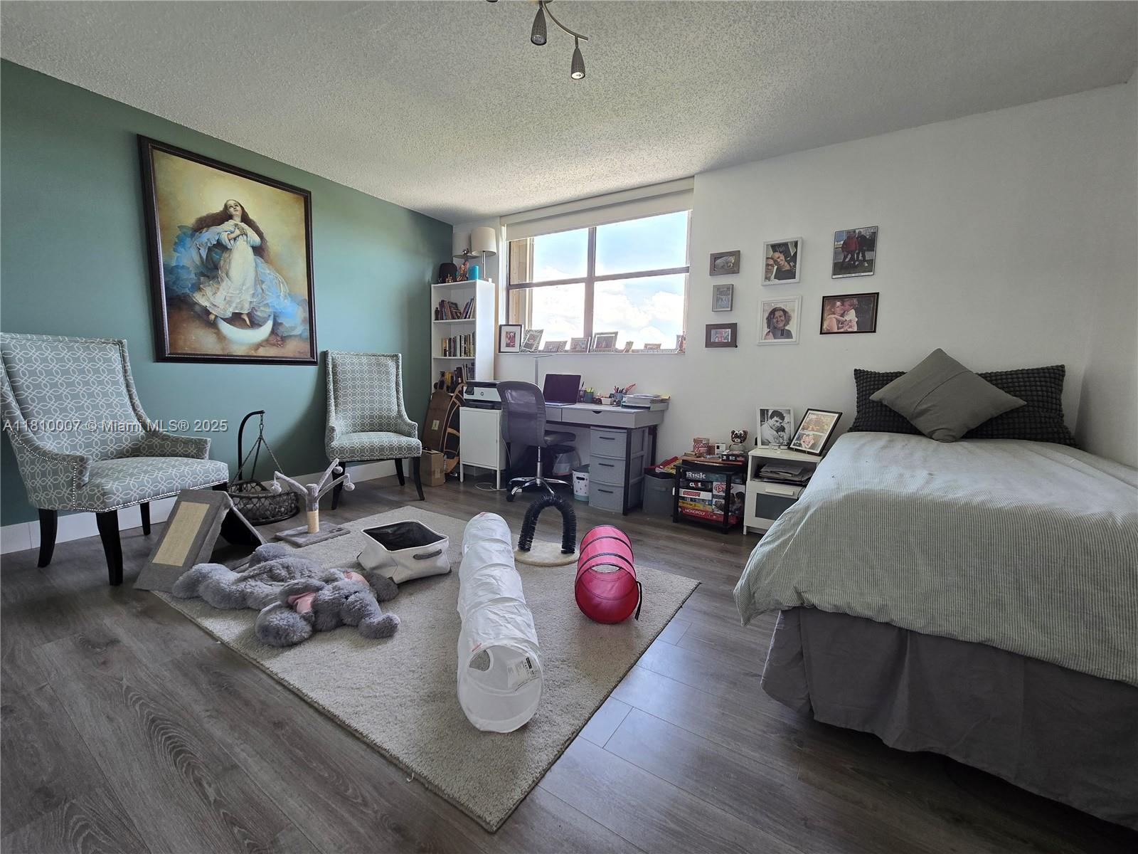 CHANTILLY CONDO - Residential