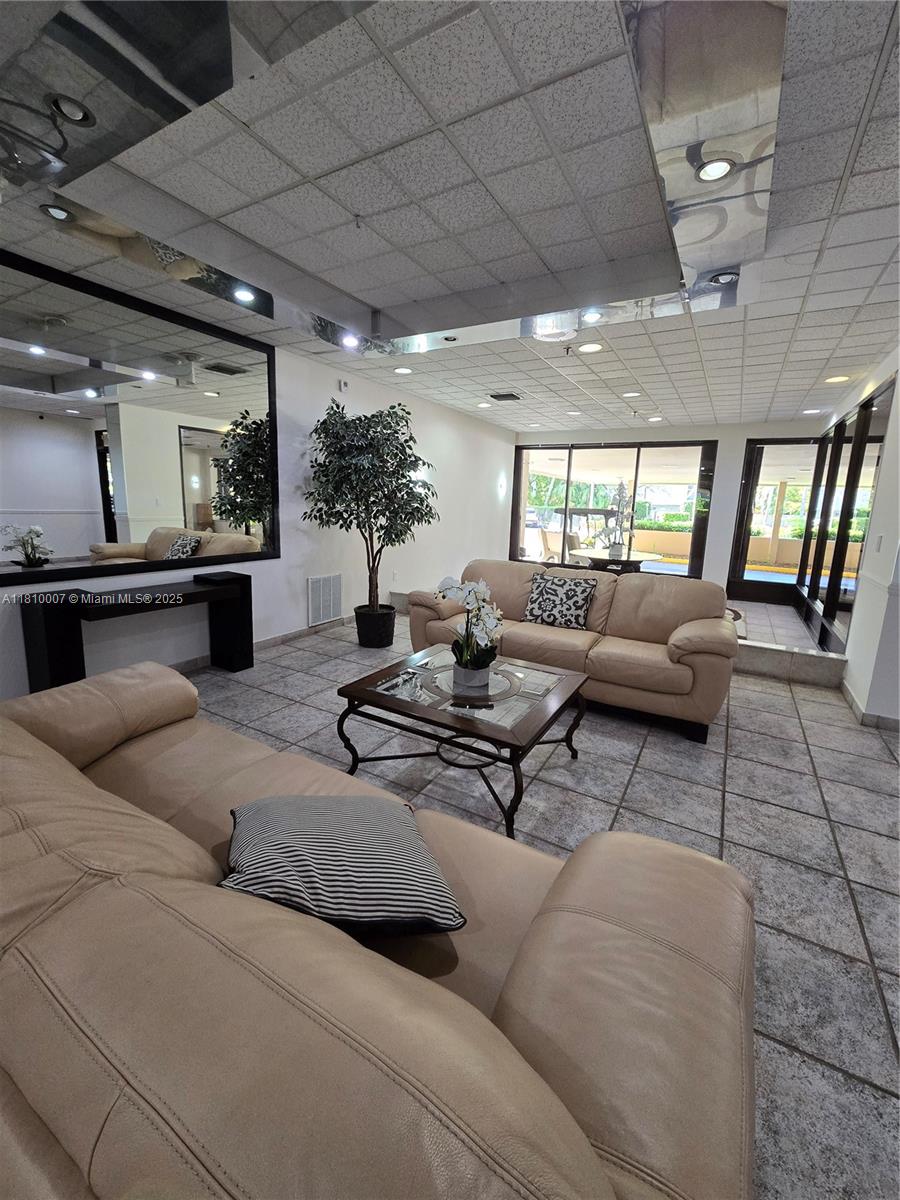 CHANTILLY CONDO - Residential