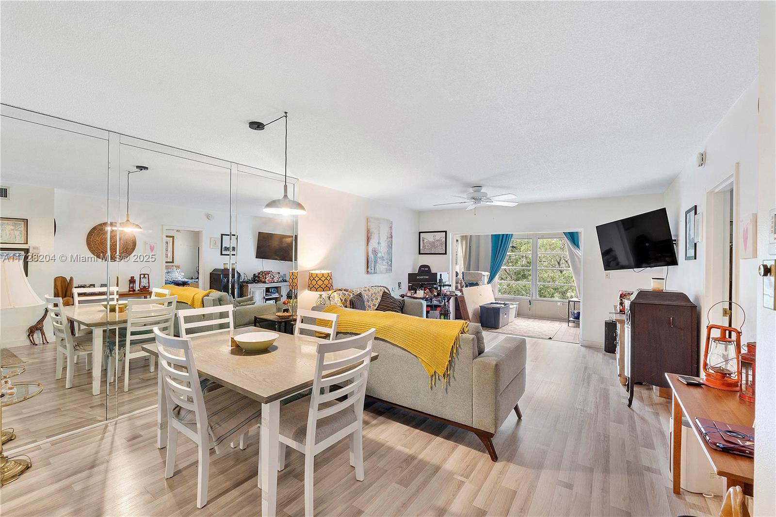 ORIOLE GOLF & TENNIS CLUB - Residential