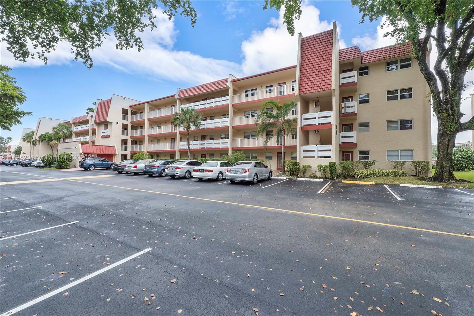 Property for Sale at 1030 Country Club Dr 407, Margate, Broward County, Florida - Bedrooms: 2 
Bathrooms: 2  - $157,500