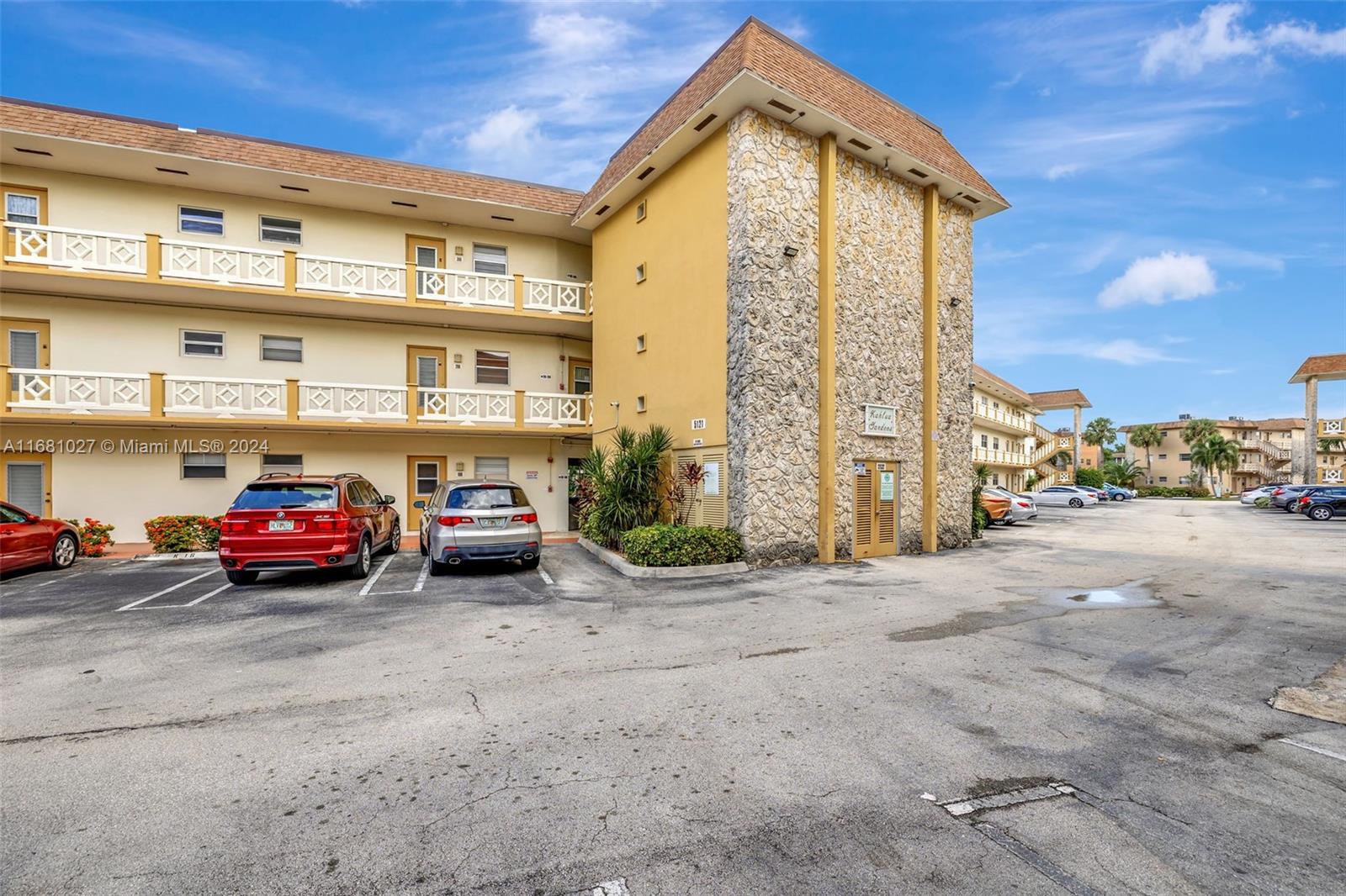 KAHLUA GARDENS CONDO - Residential