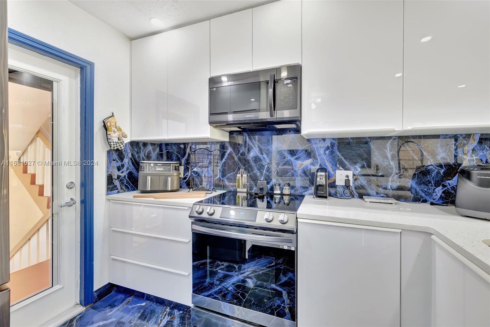 KAHLUA GARDENS CONDO - Residential