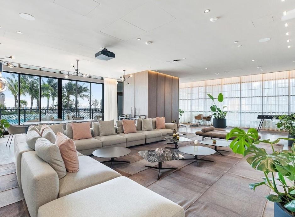 159 NE 6TH STREET CONDO - Residential