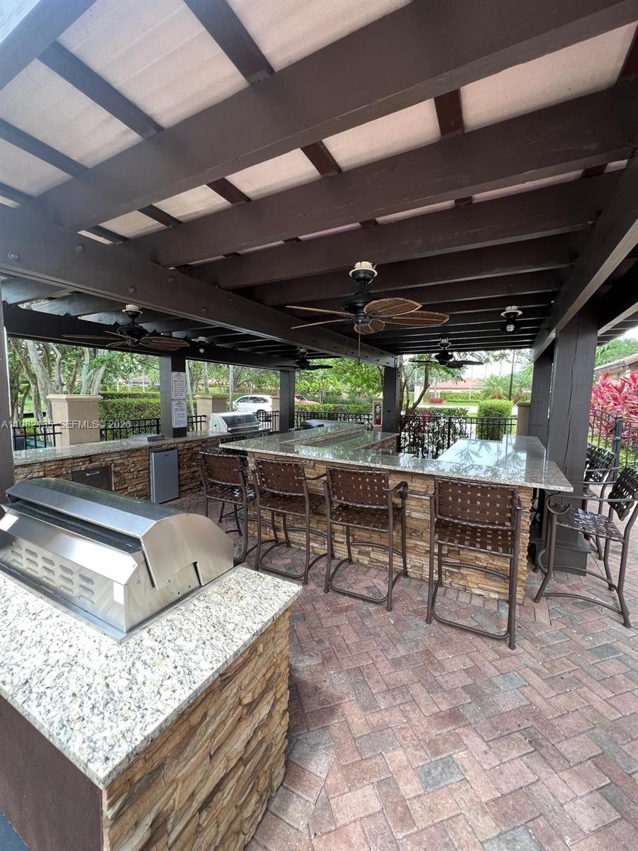 VILLAS AT CARMEL CONDO - Residential