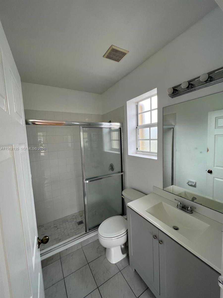 VILLAS AT CARMEL CONDO - Residential