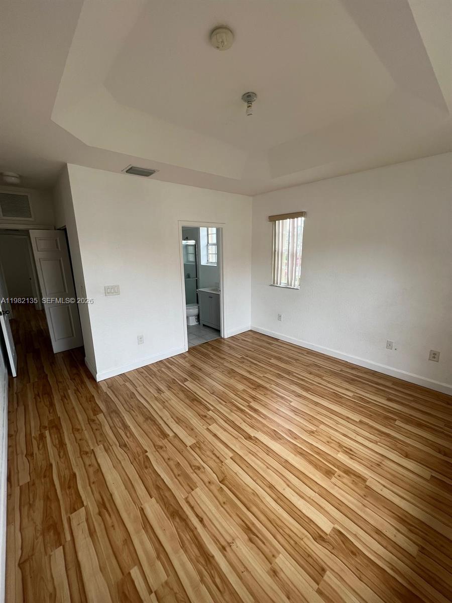 VILLAS AT CARMEL CONDO - Residential