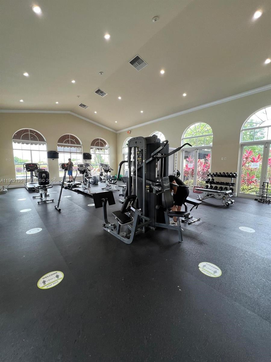 VILLAS AT CARMEL CONDO - Residential