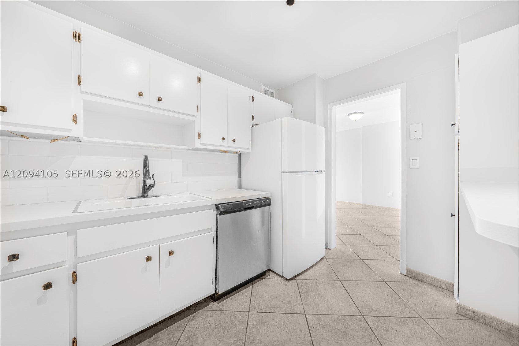 400 Kings Point Dr 1427