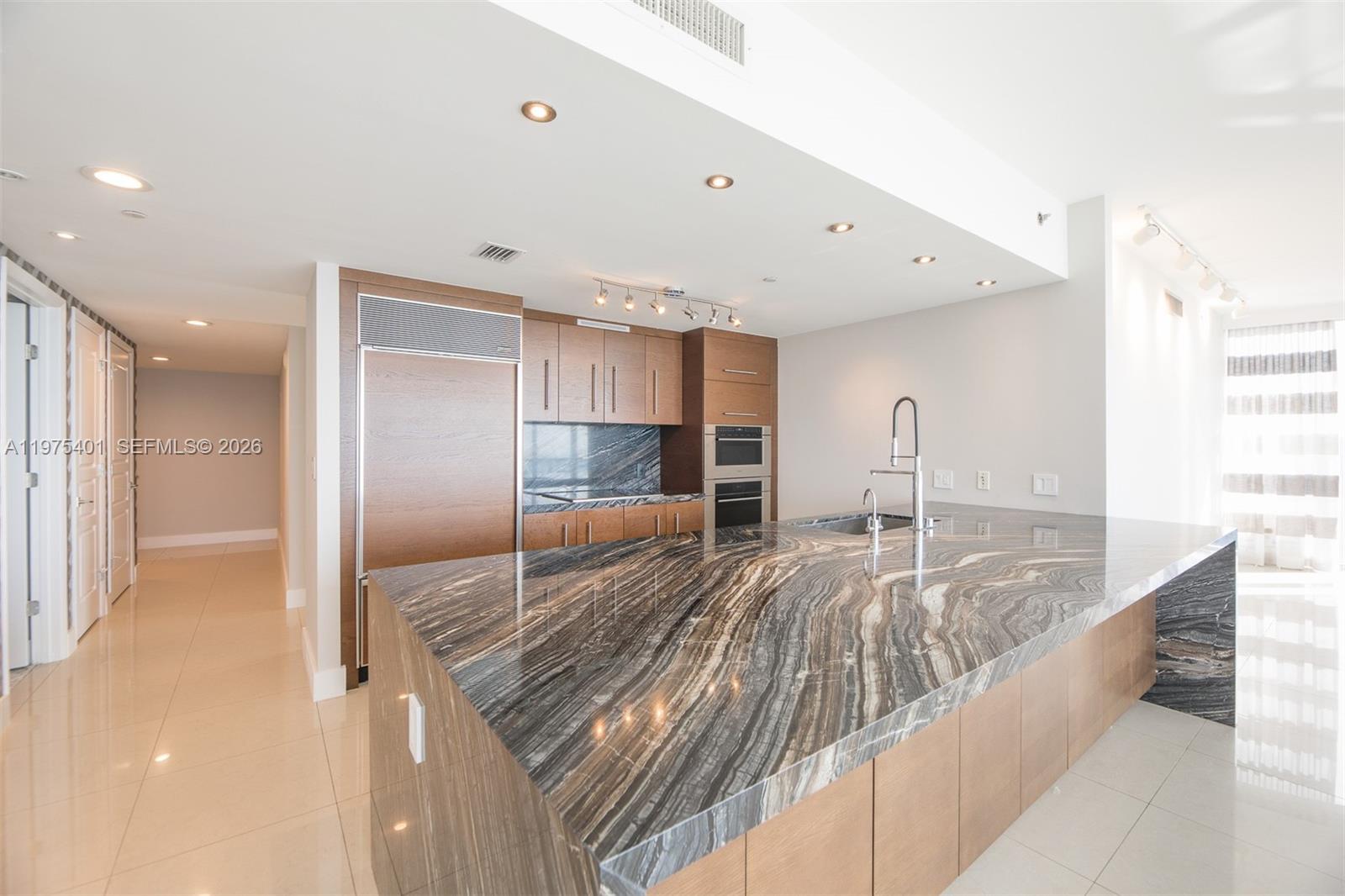 ICONBRICKELL CONDO NO 1 - Residential