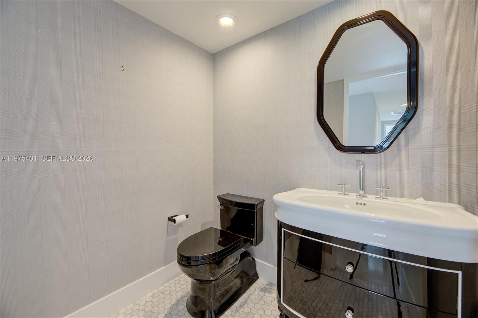 ICONBRICKELL CONDO NO 1 - Residential