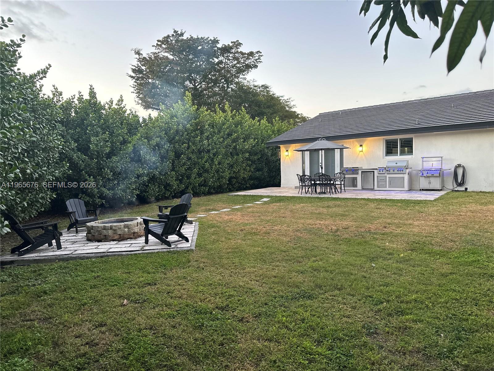 SHORES LINDGREN - Residential