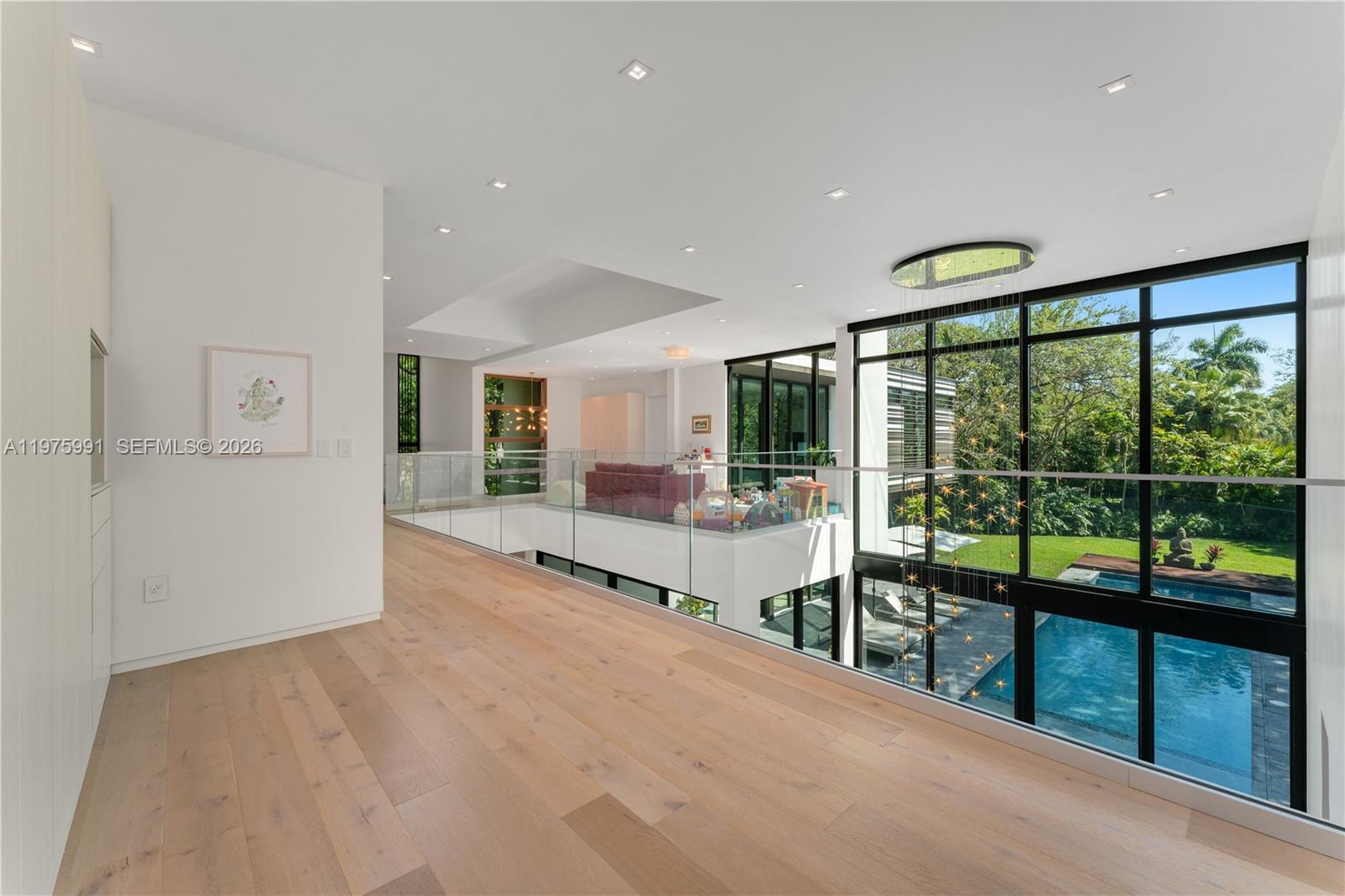 TOWN & RANCH ESTS - Residential