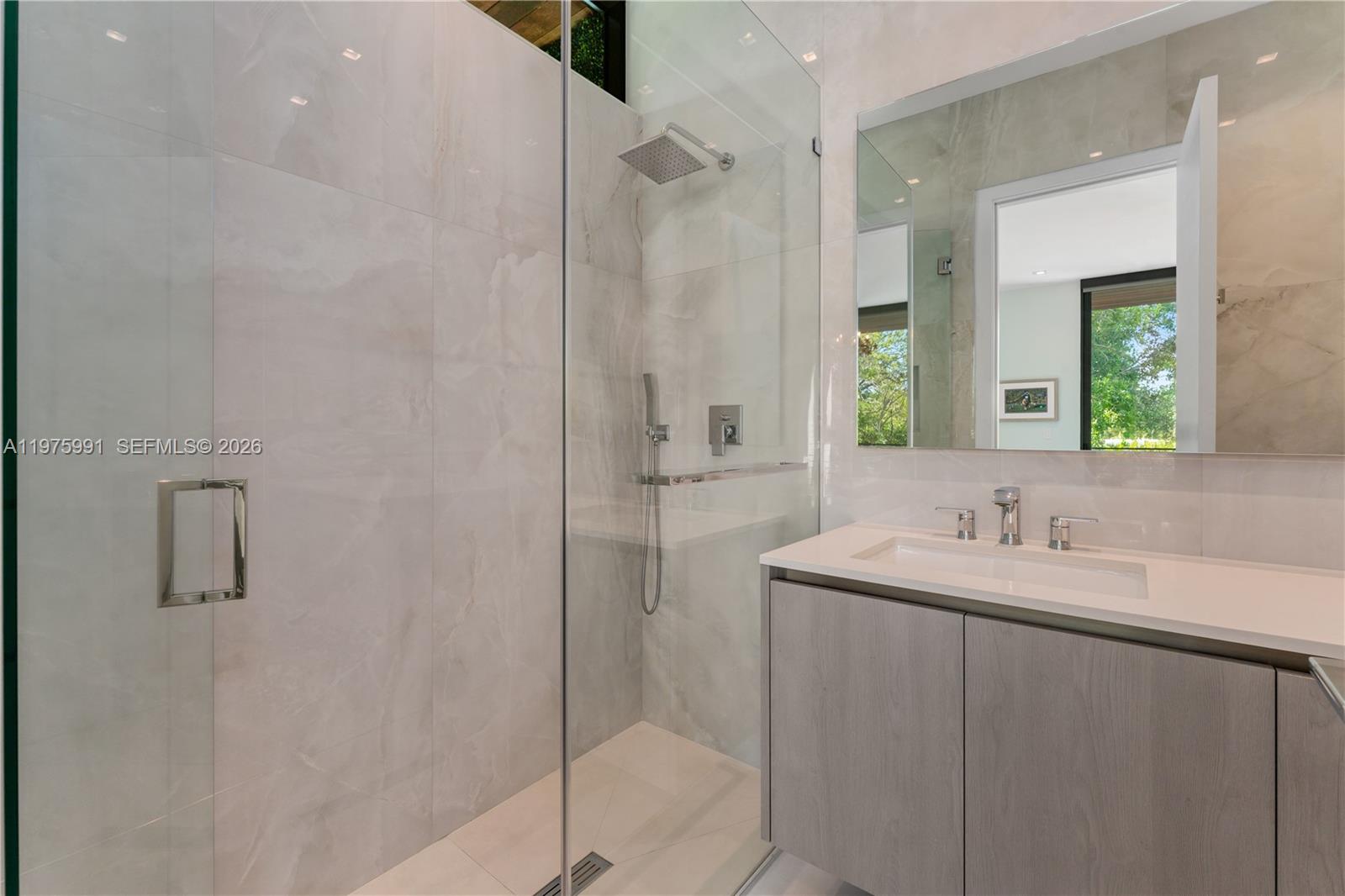 TOWN & RANCH ESTS - Residential