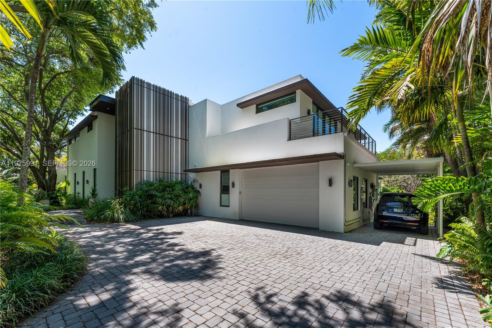 TOWN & RANCH ESTS - Residential