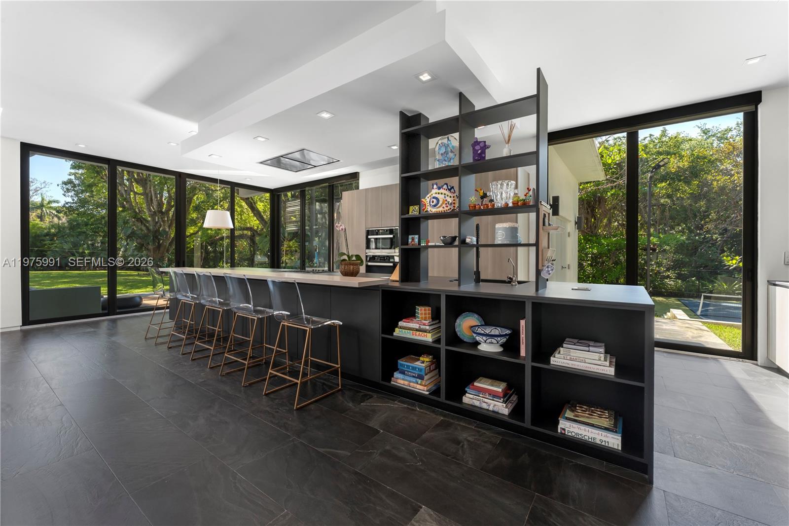 TOWN & RANCH ESTS - Residential