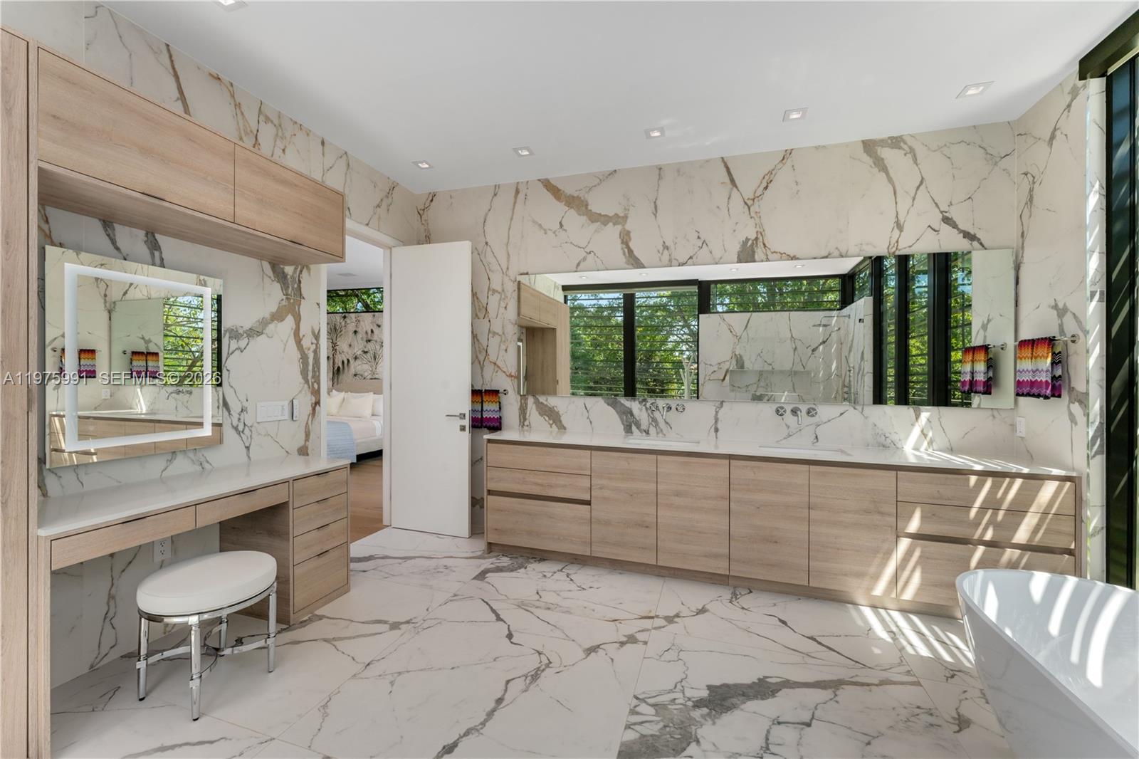 TOWN & RANCH ESTS - Residential