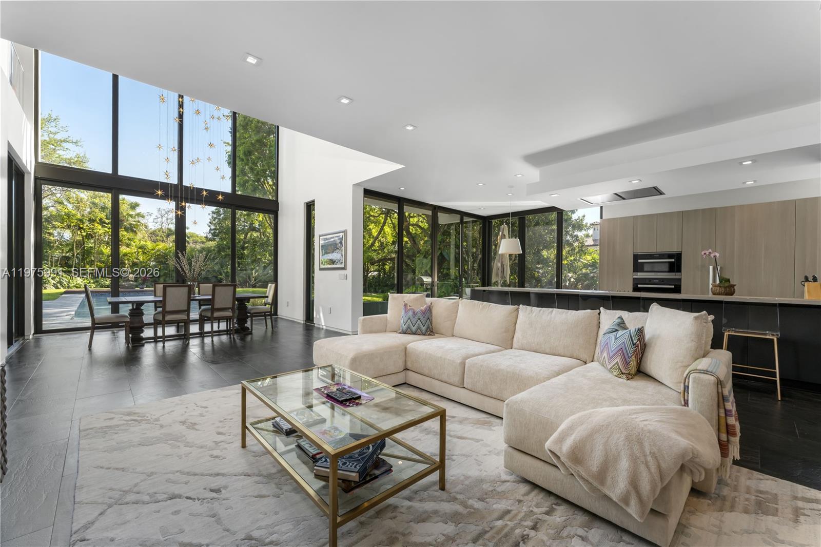 TOWN & RANCH ESTS - Residential