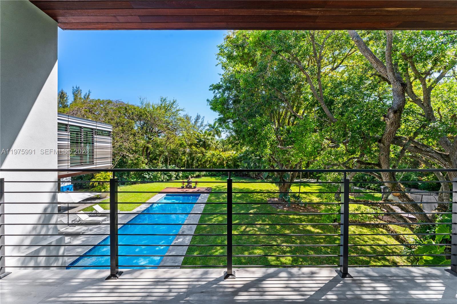 TOWN & RANCH ESTS - Residential