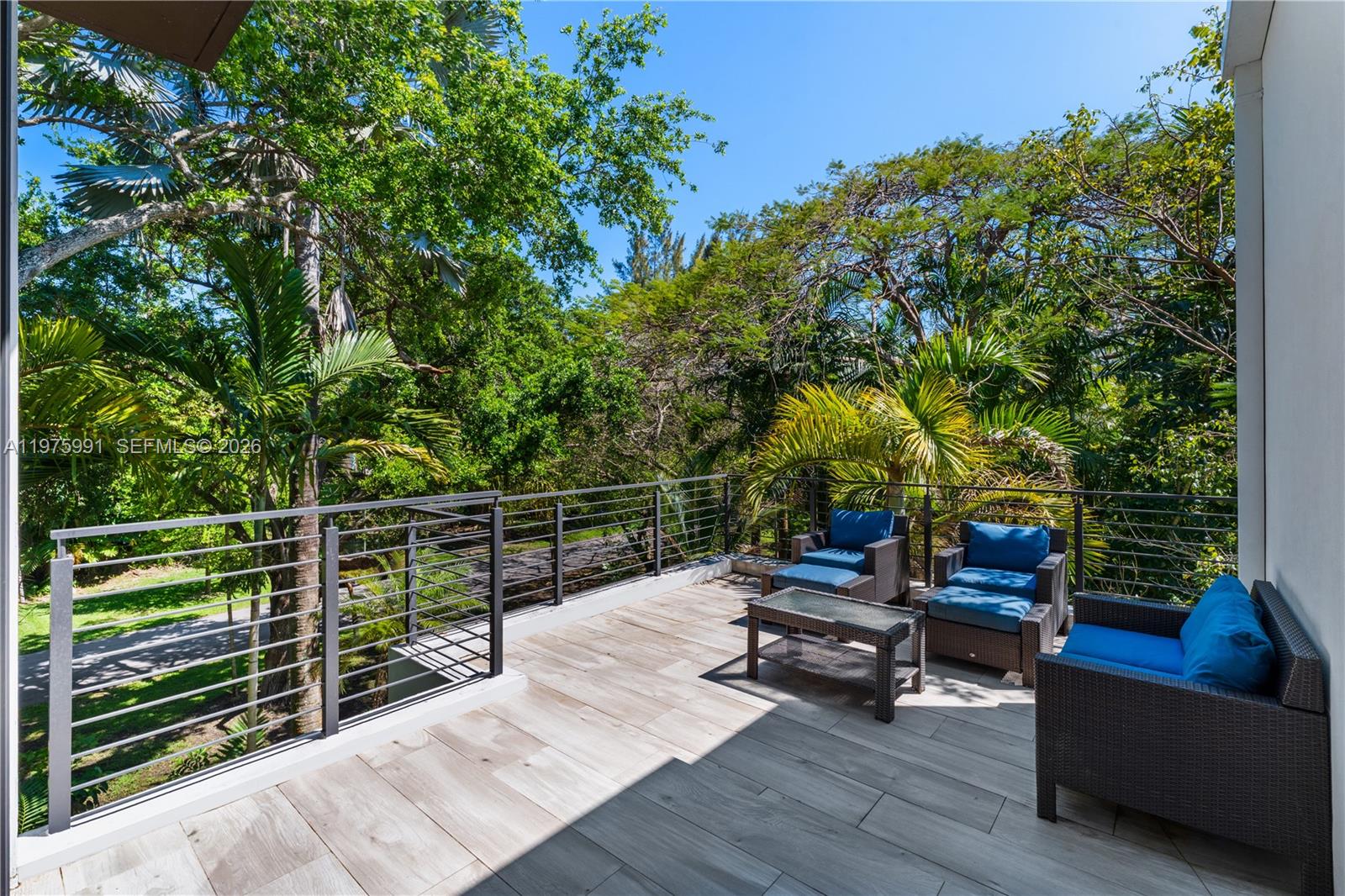 TOWN & RANCH ESTS - Residential