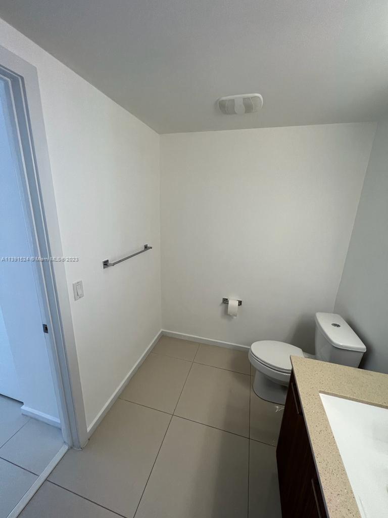 5252 PASEO CONDO - Residential Lease