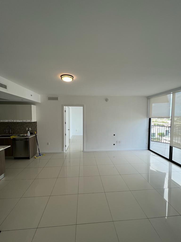 5252 PASEO CONDO - Residential Lease