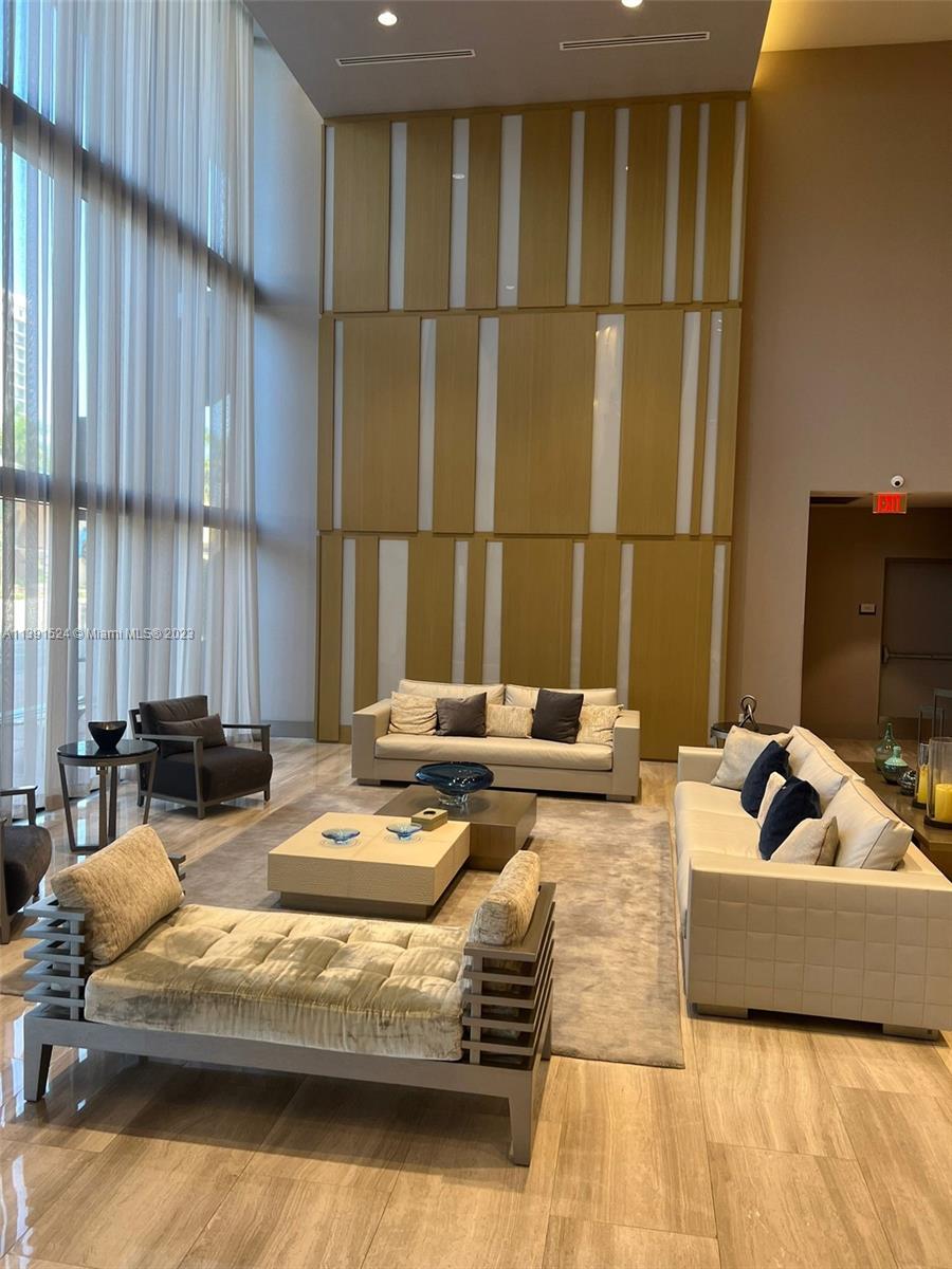 5252 PASEO CONDO - Residential Lease