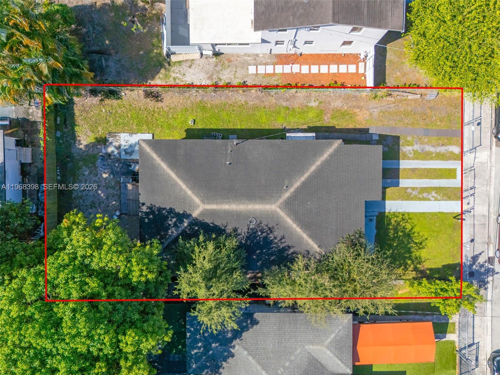 SEMINOLE LAWNS - Residential