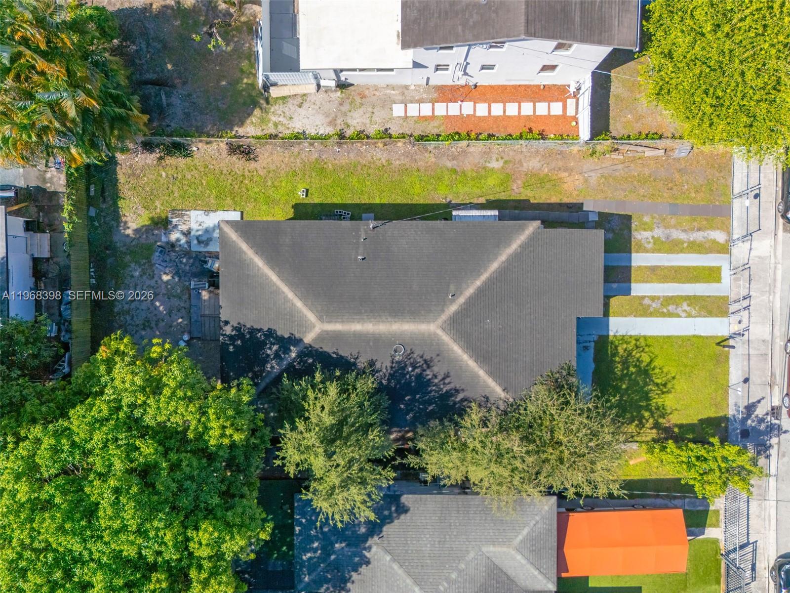 SEMINOLE LAWNS - Residential