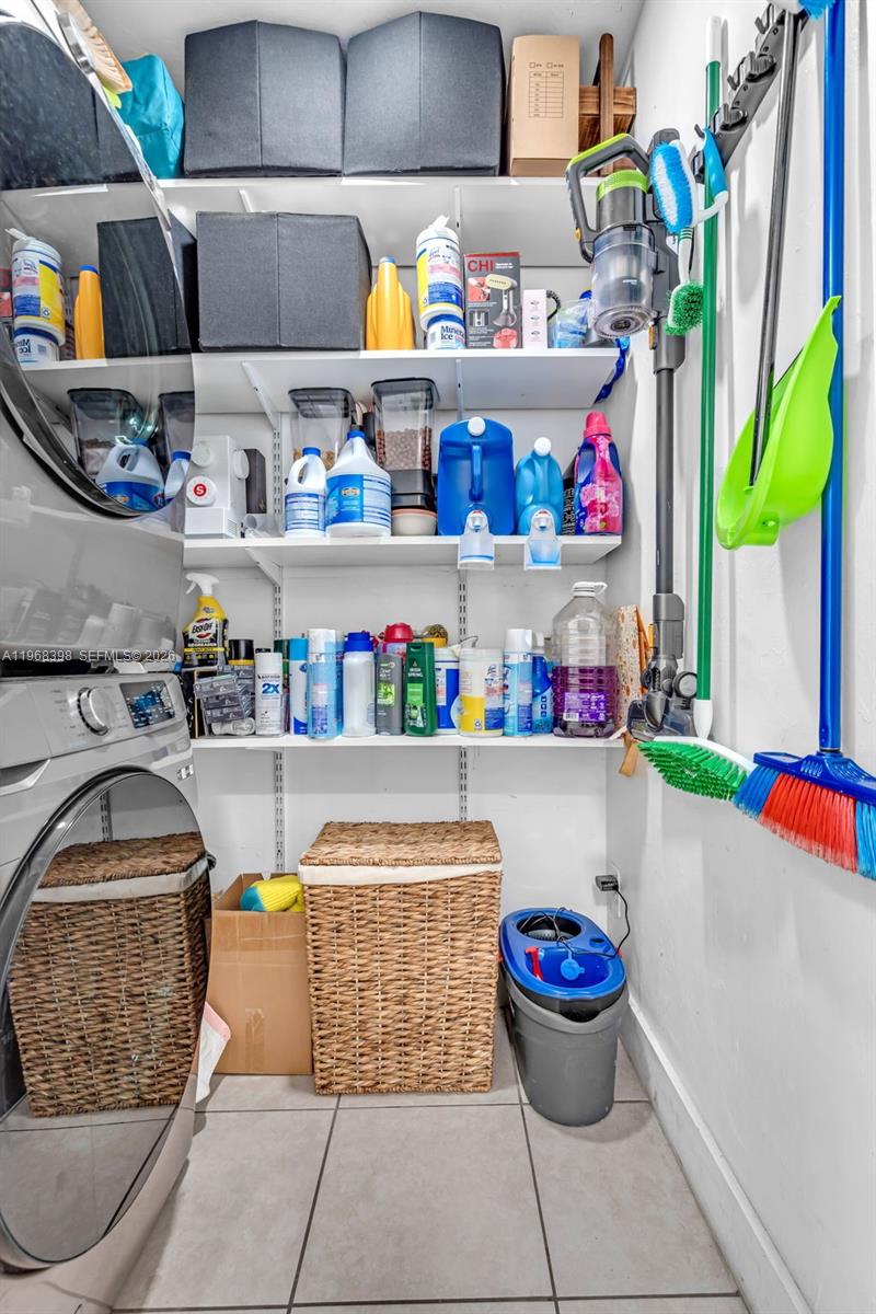 SEMINOLE LAWNS - Residential