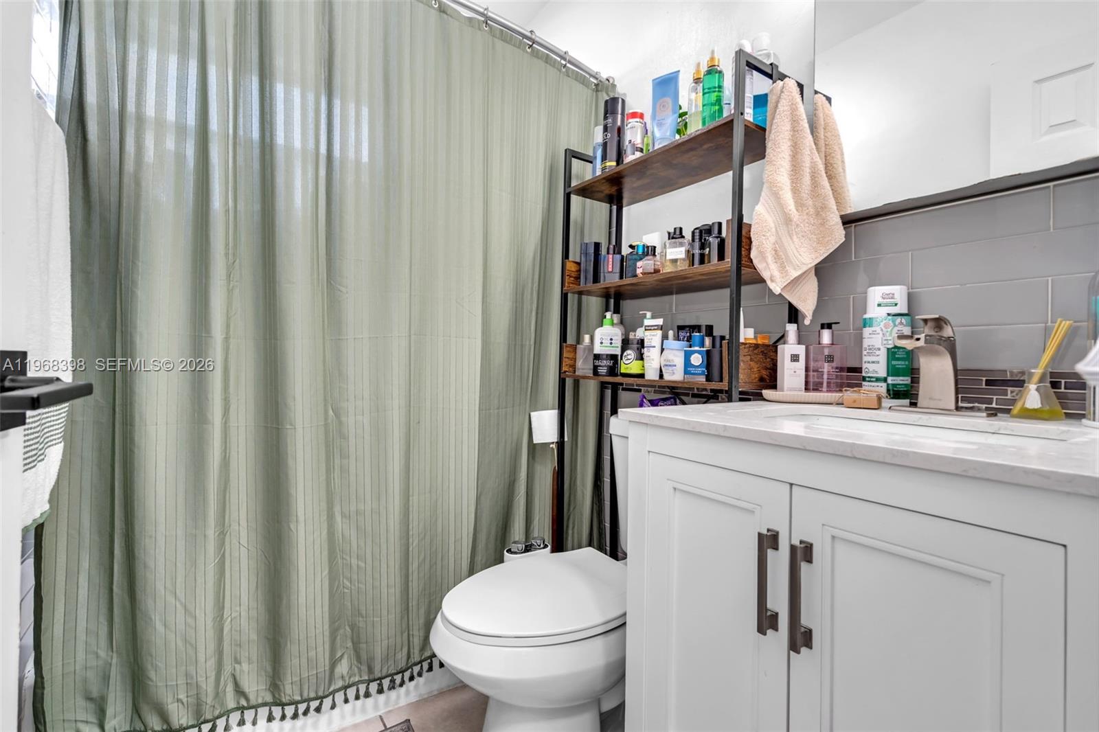 SEMINOLE LAWNS - Residential