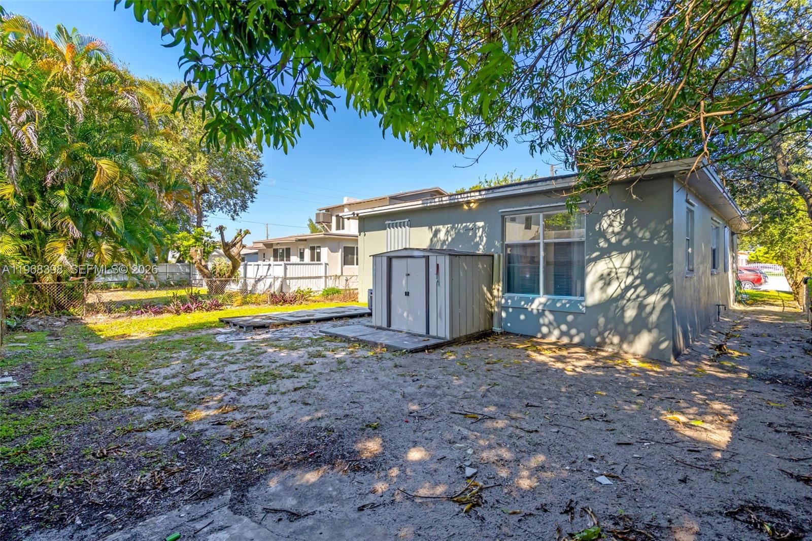 SEMINOLE LAWNS - Residential