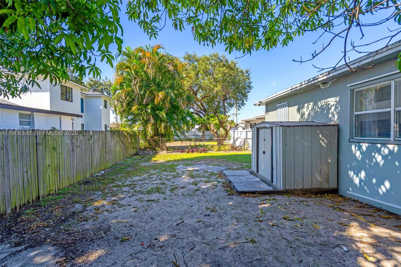 SEMINOLE LAWNS - Residential