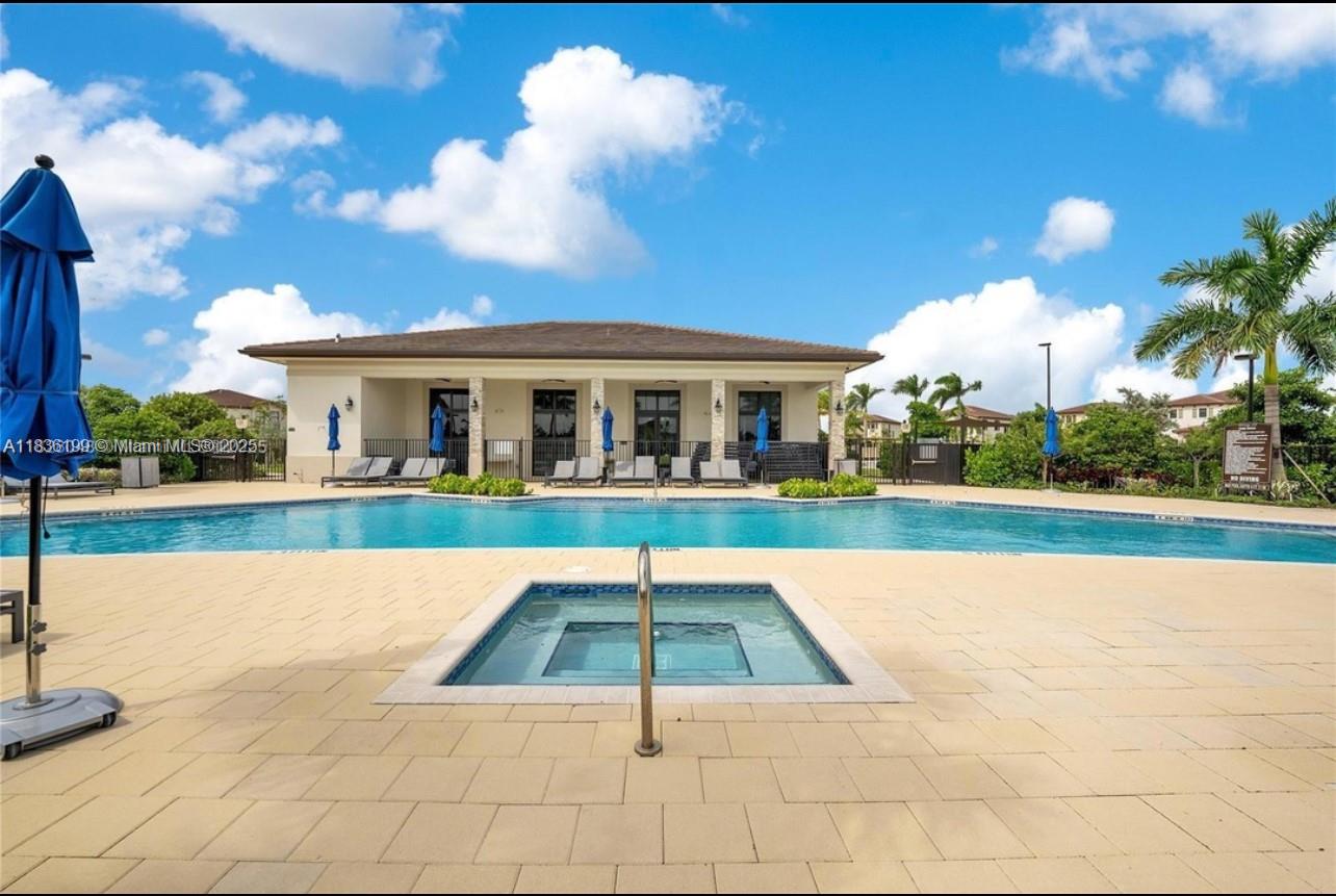 ENCLAVE SOUTH PHASE 2 - Residential