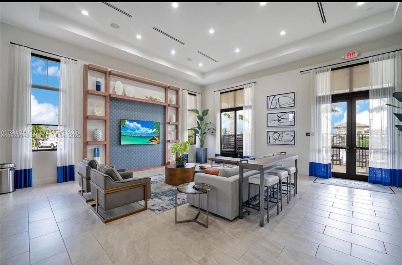 ENCLAVE SOUTH PHASE 2 - Residential