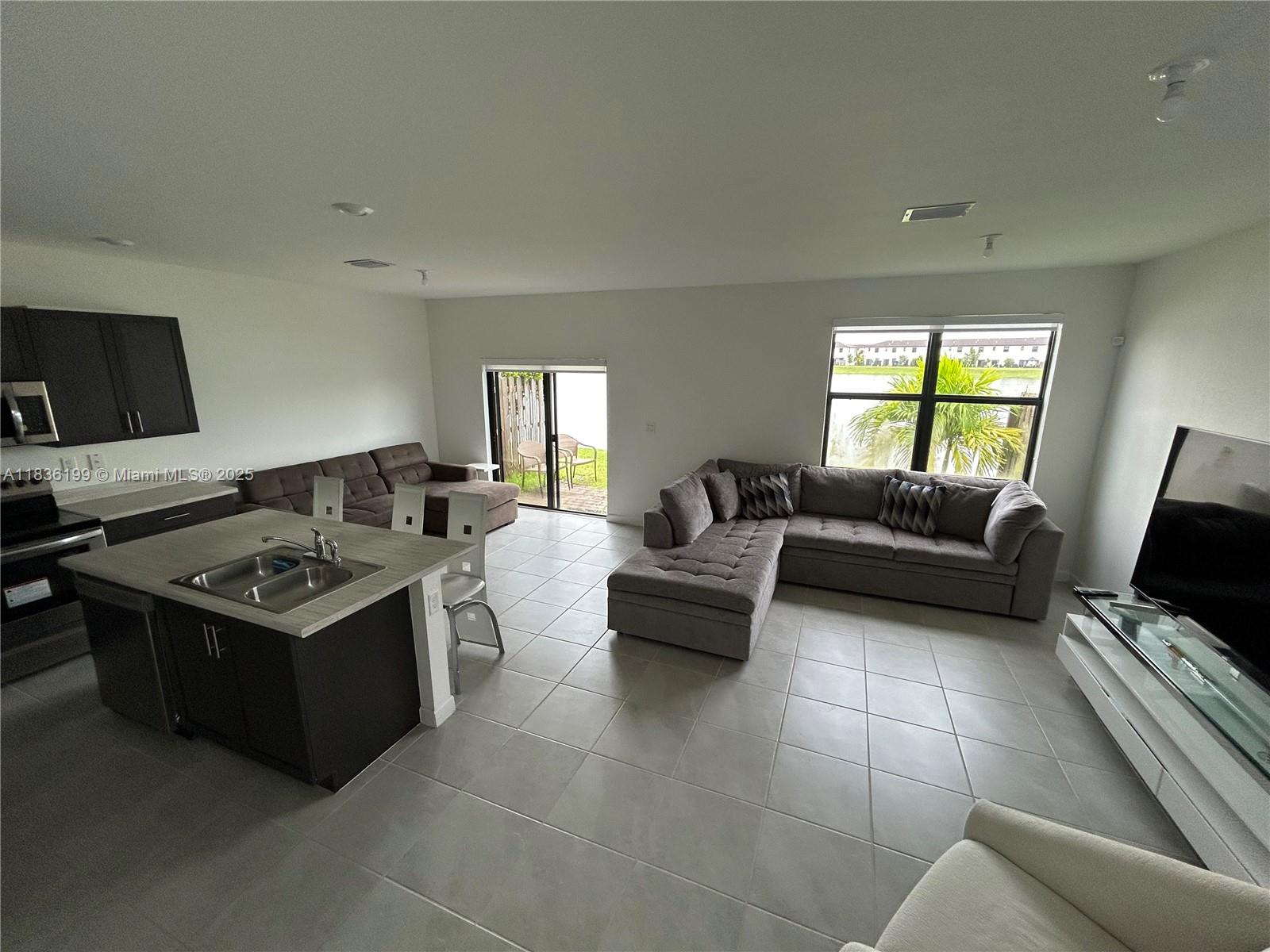 ENCLAVE SOUTH PHASE 2 - Residential