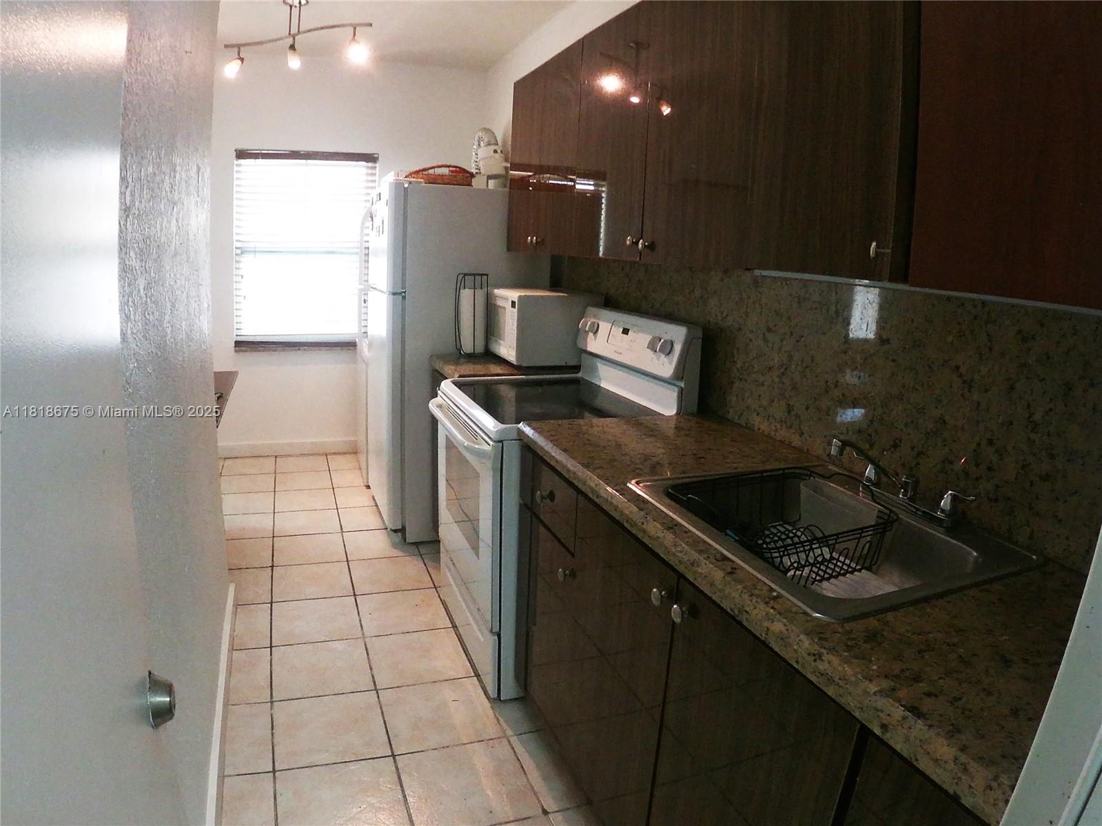 THE DOVE CONDO - Residential