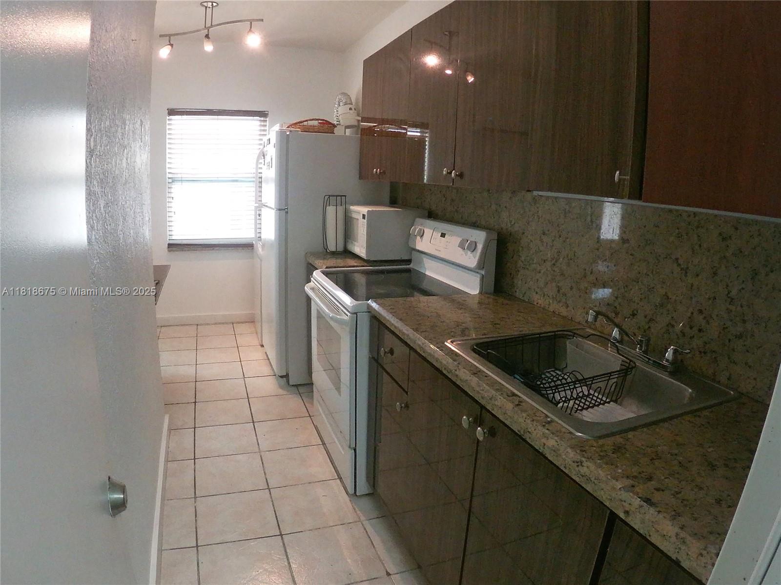 THE DOVE CONDO - Residential