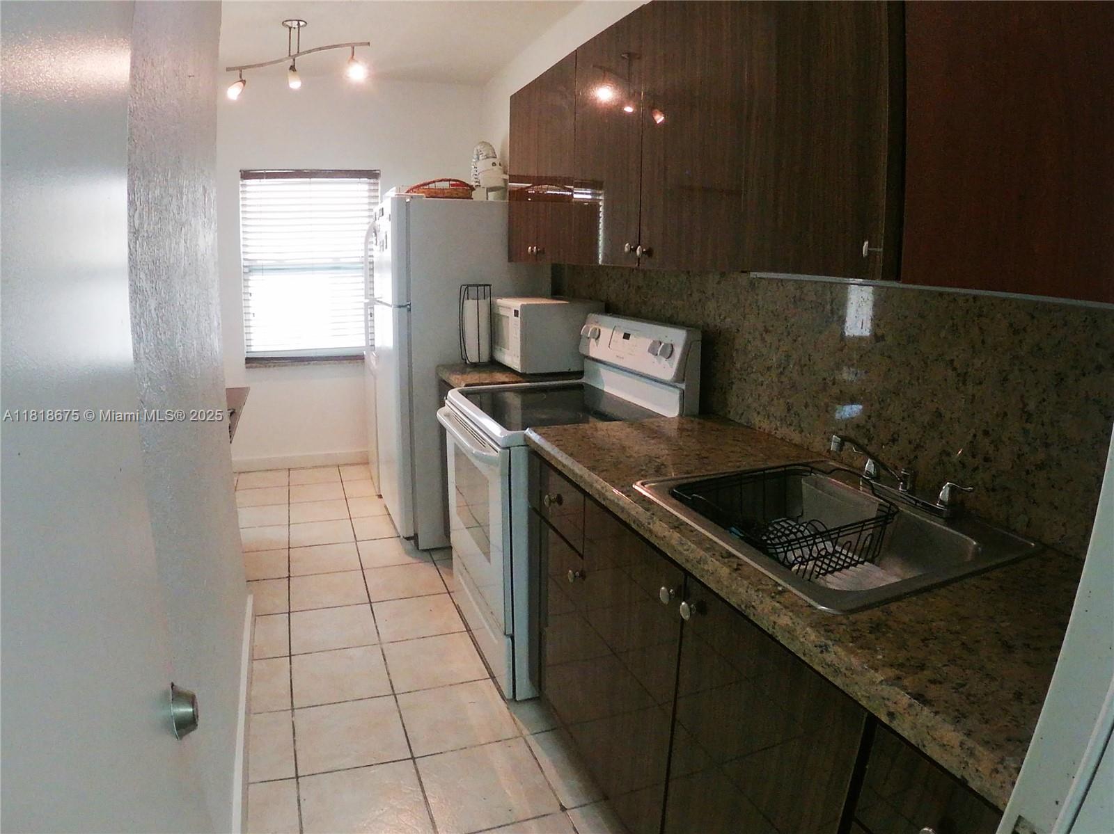 THE DOVE CONDO - Residential