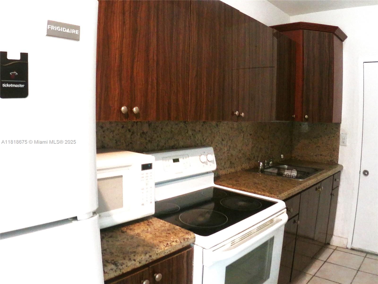 THE DOVE CONDO - Residential